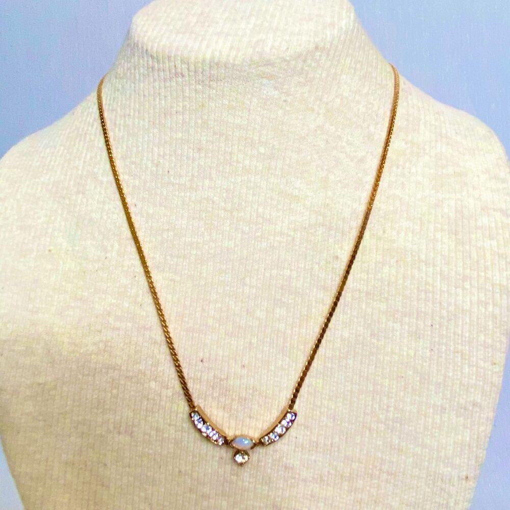 💎Pendant Necklace Gold Tone Flat Cobra Chain Clear Rhinestones Central Opalesque